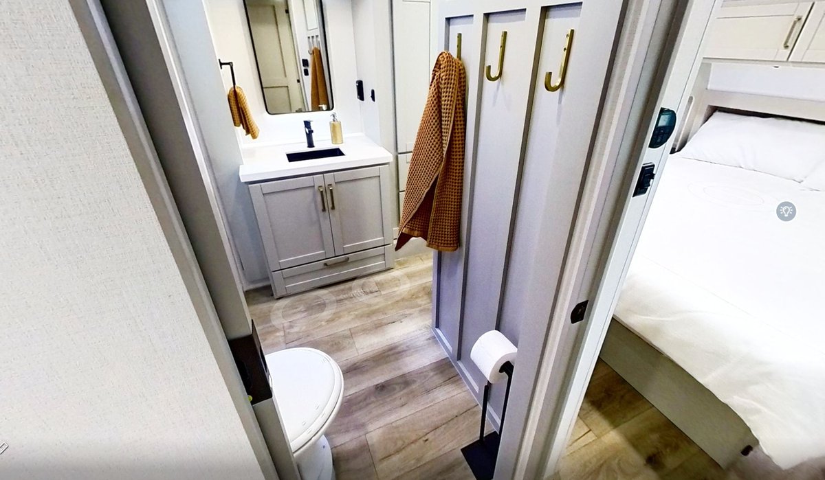 WEnRVcom's tweet image. Luxury just rolled into the campsite 🏕️

The Brinkley Model Z 2700 packs high-end living into a sub-30 ft rig—complete with slide-outs, a residential-style interior, and space that feels anything but small! 🚐
-
-
-
#BrinkleyRV #rvlife #homeonwheels
