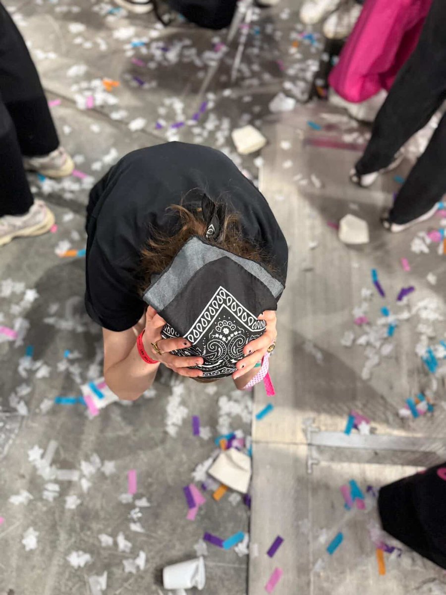 amelia⁷ tweet media