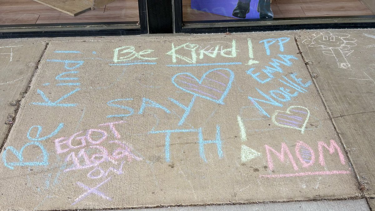 Jennifer White tweet media