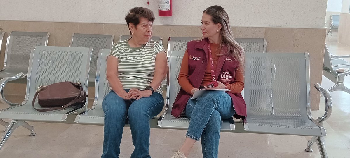 IsssteJalisco's tweet image. La cercanía también es trato digno.

Desde el Hospital Regional de Alta Especialidad de Tlajomulco de Zúñiga, fortalecemos la atención directa y el diálogo con la derechohabiencia, como parte de la Estrategia Nacional de Trato Digno.
#TratoDigno #SAD