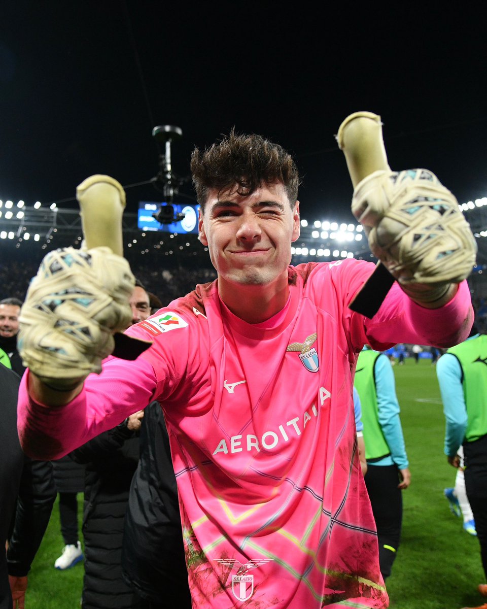 OfficialSSLazio's tweet photo. HERO. 😉👍

#AtalantaLazio
#AvantiLazio https://t.co/ZFW8Ua7bWU