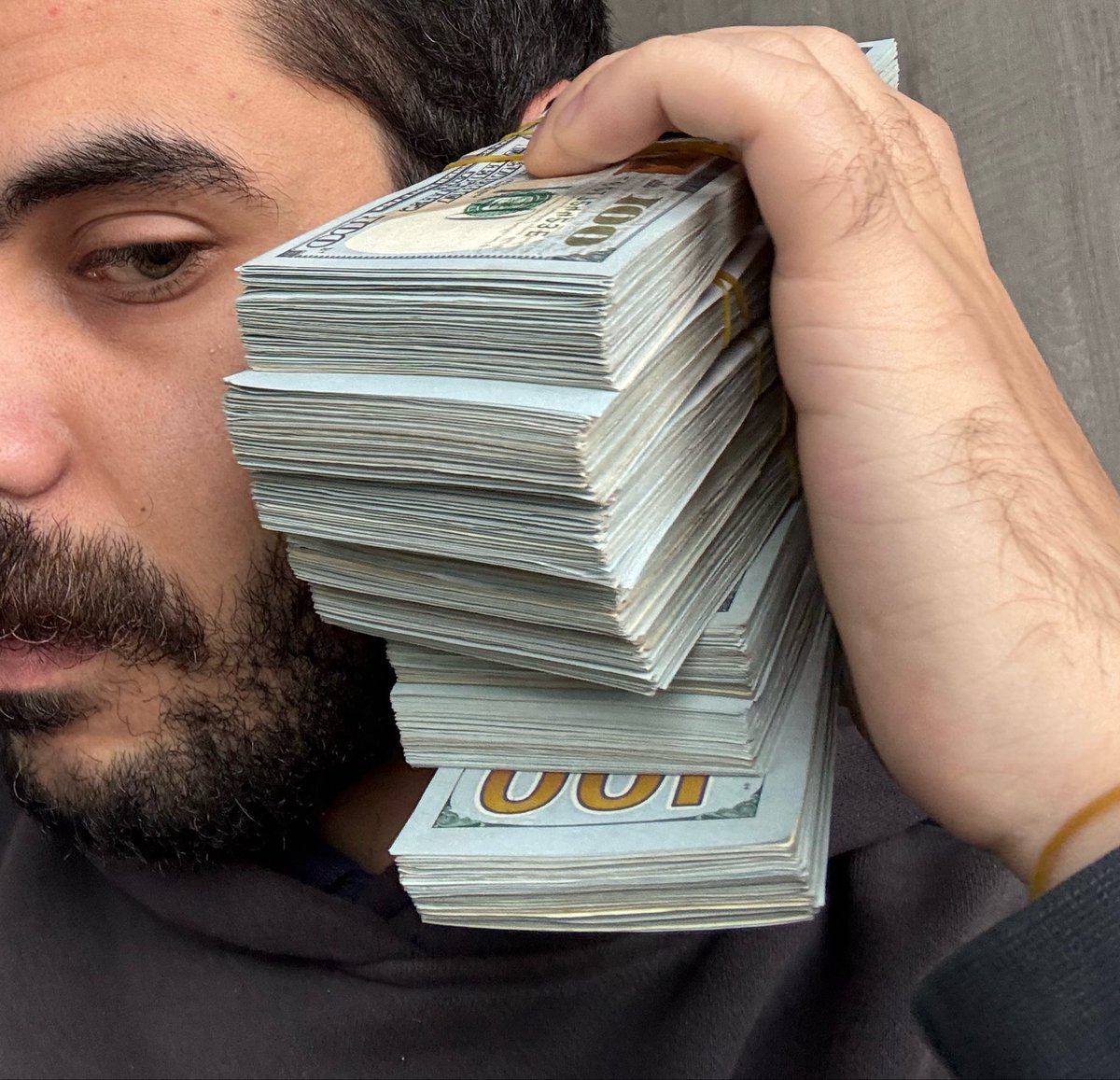 hung arab tweet media