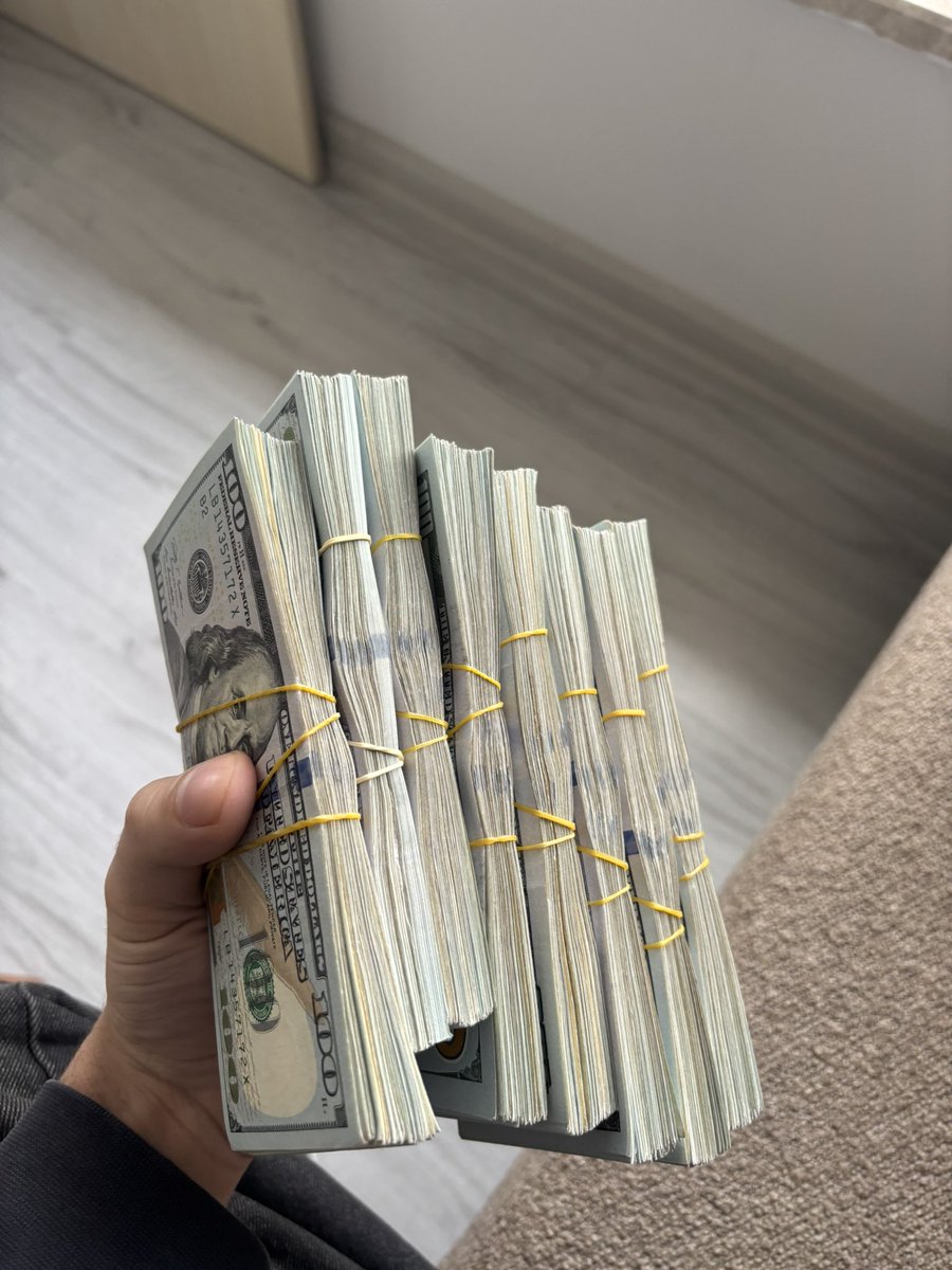 hung arab tweet media