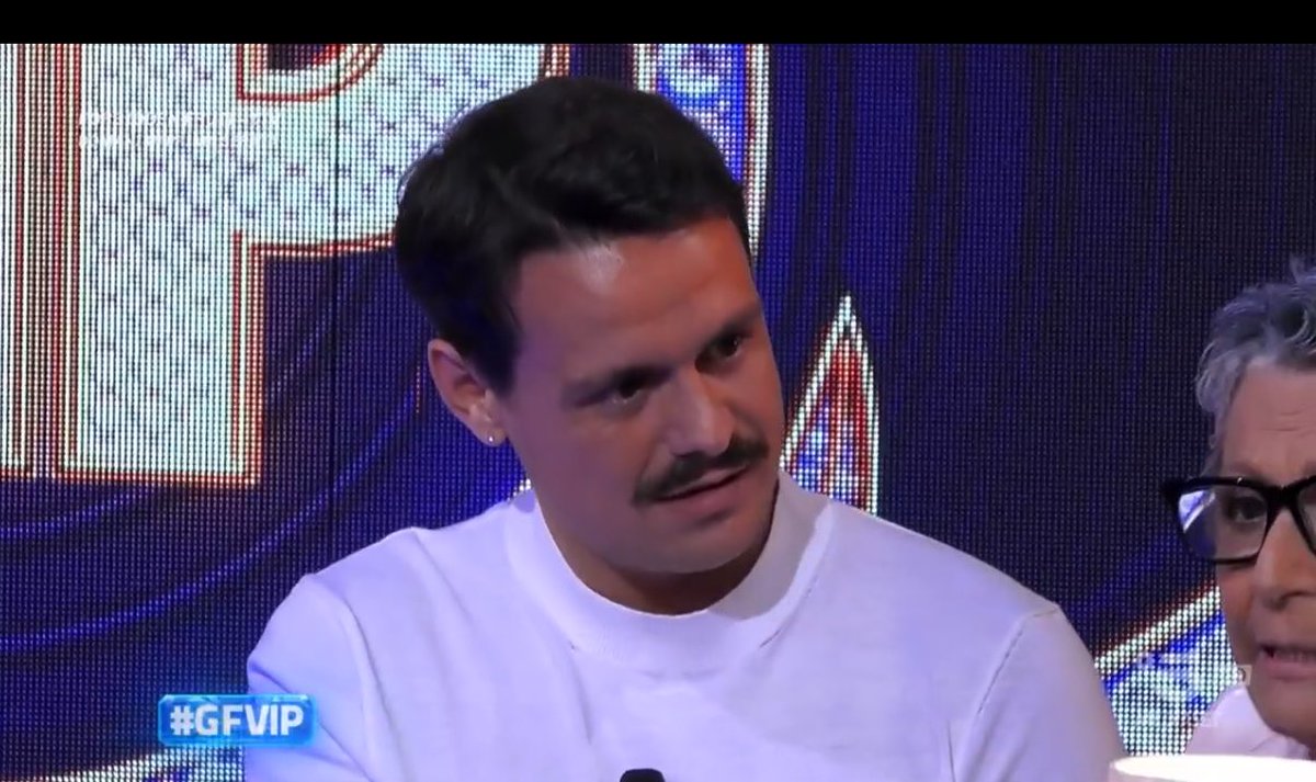 Che è successo a Chivu? #gfvip