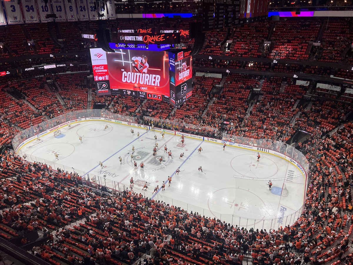 Brodes81's tweet image. The building is Orange. 

#Flyers #IgniteTheOrange