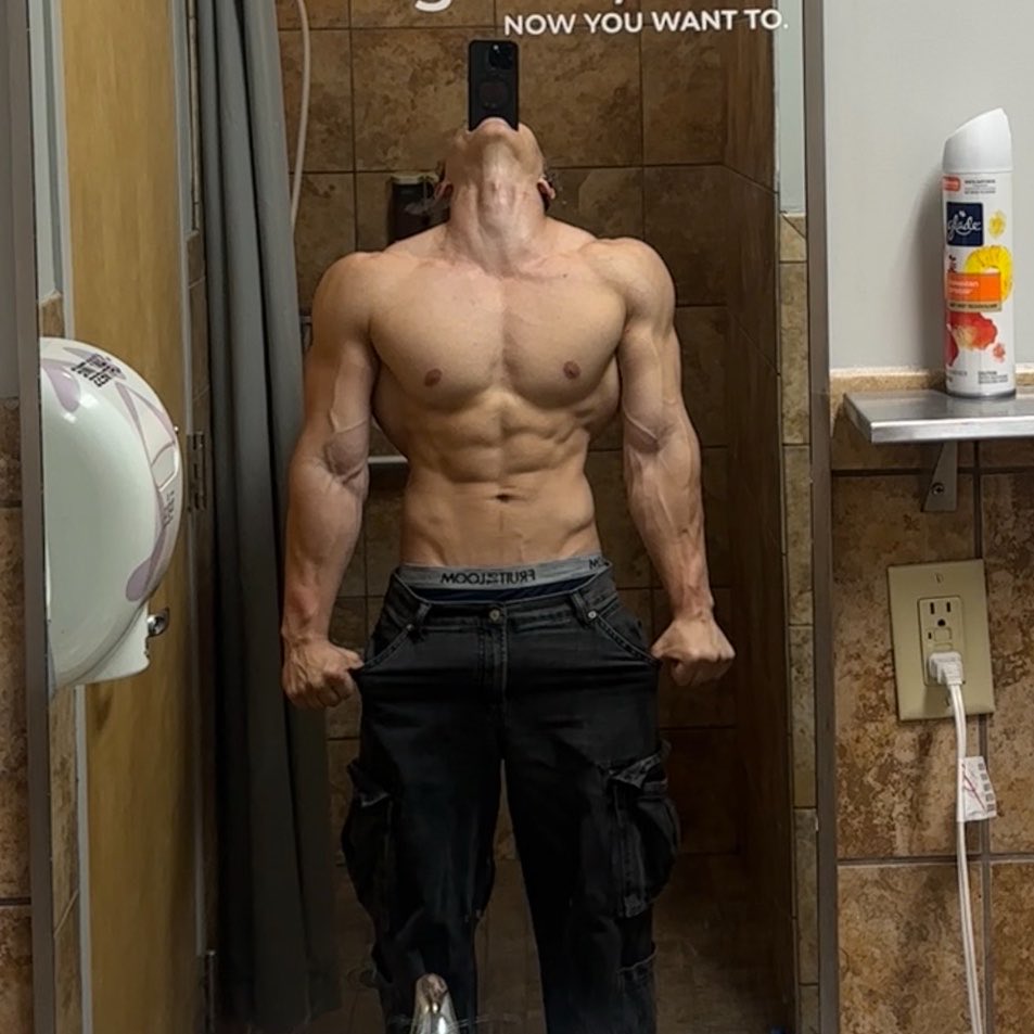 LandonR25473810's tweet image. First post on here! Let’s see how it goes👀　#firstpost #gym #viral