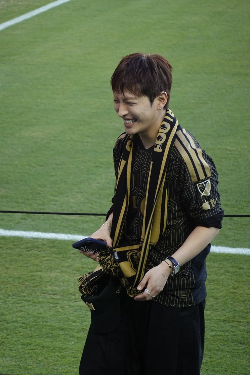 LOOK AT HIS SMILE 🥹🖤