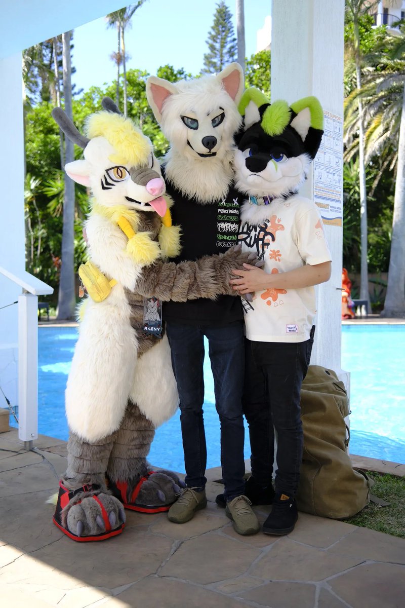 raendragon's tweet photo. Got back from Gold Coast yesterday and I gotta say it was an amazing trip. Thank you to all the cool people I've met and the old friends I've caught up with -- I couldn't have asked for a better FurDU with you all. G'day and until next time 💓🦘 https://t.co/PstcEWd1F4