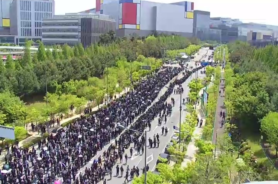 후리덤 tweet media