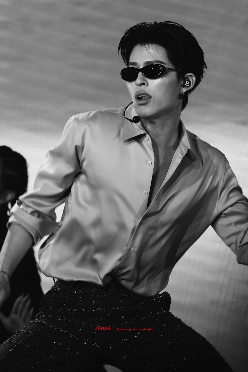 𝑫𝑬𝑨𝑹 tweet media