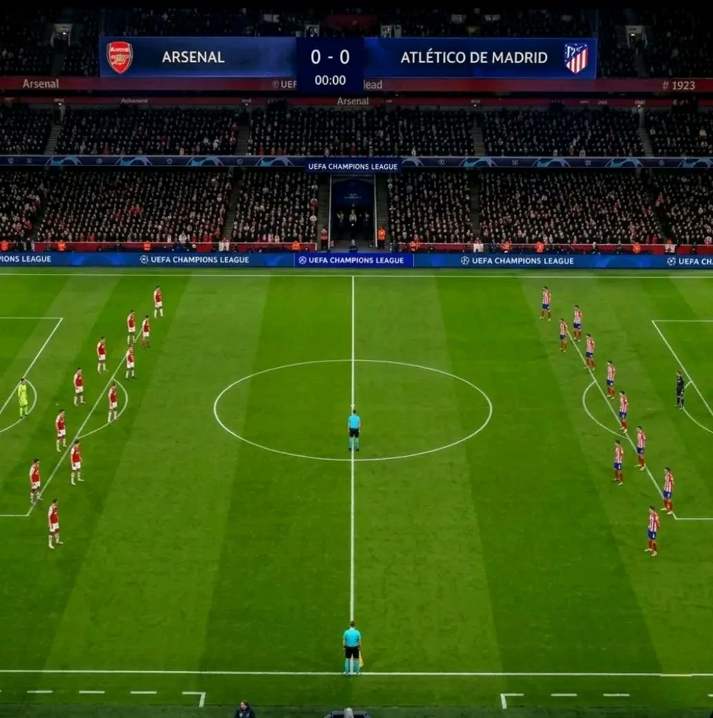 𝙪𝙣 𝙘𝙝𝙖𝙧𝙙𝙞𝙩𝙤 𝙥𝙚𝙘𝙪𝙡𝙞𝙖𝙧🖤 tweet media