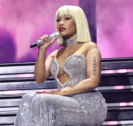 Nicki Minaj just made history on Spotify Global. “Beauty And A Beat” (with Justin Bieber) has now spent a full week at #1 — <a href="/NICKIMINAJ/">Nicki Minaj</a> is the first female rapper to achieve this since 2023. 

She has achieved this without any new music out.

#NickiMinaj #BeautyAndABeat