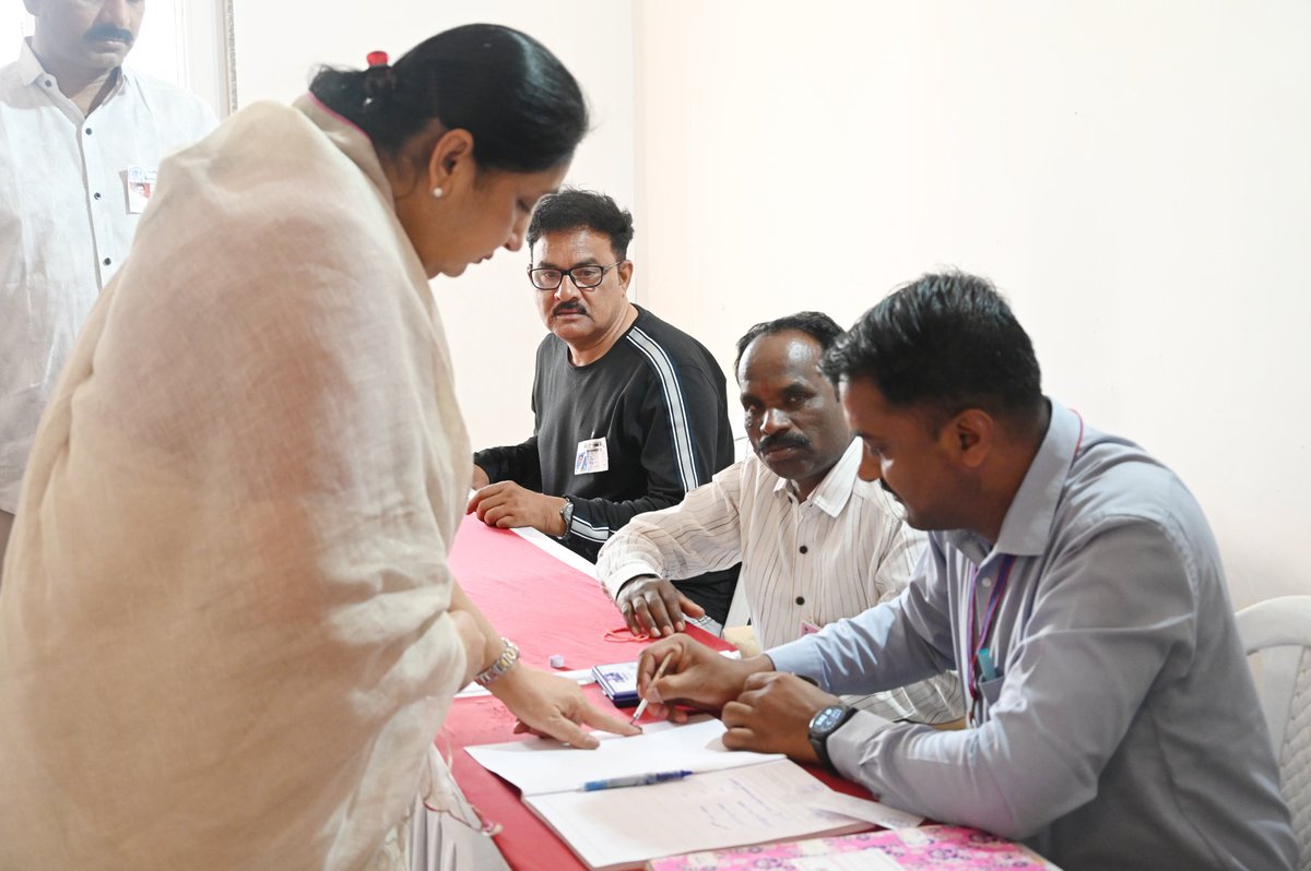 DISTRICT INFORMATION OFFICE, PUNE tweet media