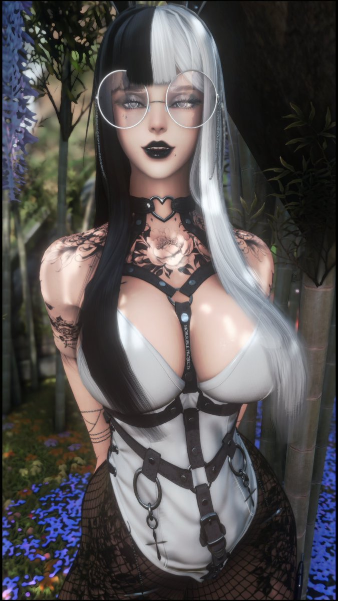 (That is not a happy smile.)
#GPOSERS #gpose