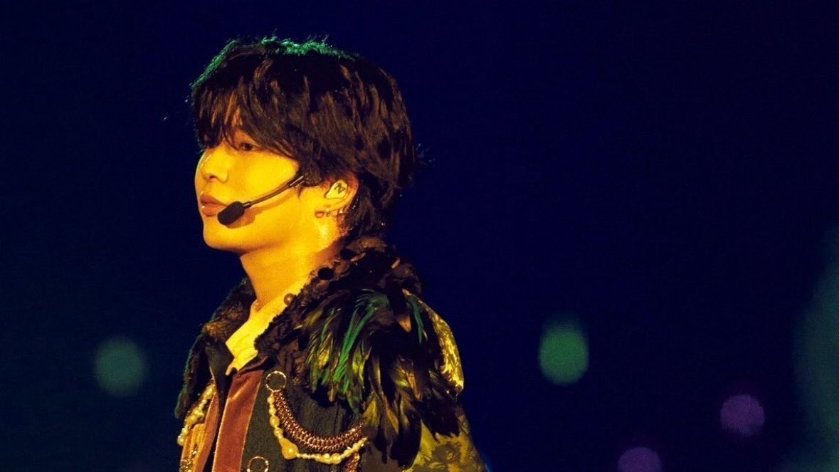 理不尽に国を追放されて何もかも失い、苦肉の策でヴィランズとして生まれ変わって悪者という立場で姫を取り返しに行く王子様..........