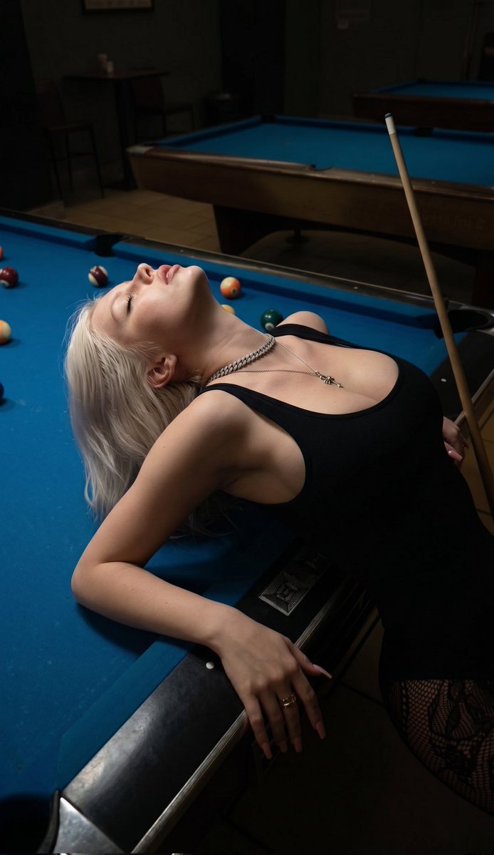 sable_archives's tweet image. i don’t even play pool. just liked the blue.
#model #sexy #phototime #Sable #pool #blue #fashion #thong #artist