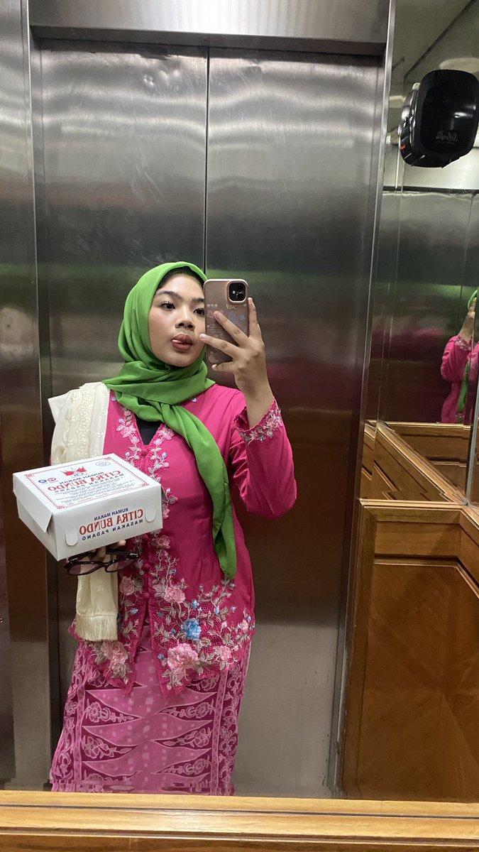 putri sabrina tweet media