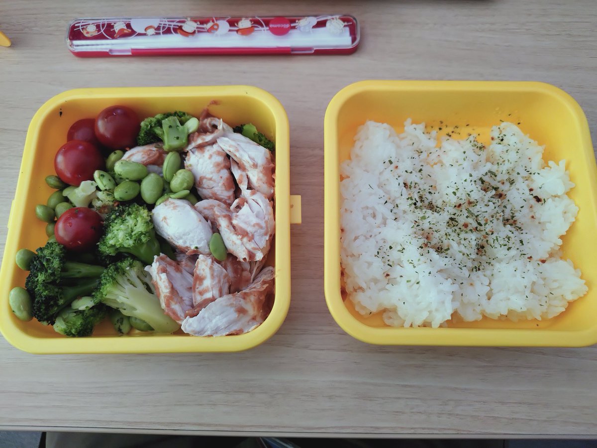 弁当４日目
アドバイスに従い梅肉を和えたが梅肉の量を間違えた