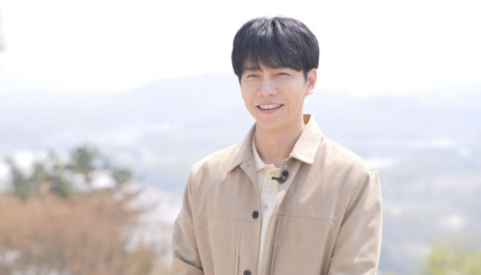 Always with LeeSeunggi tweet media