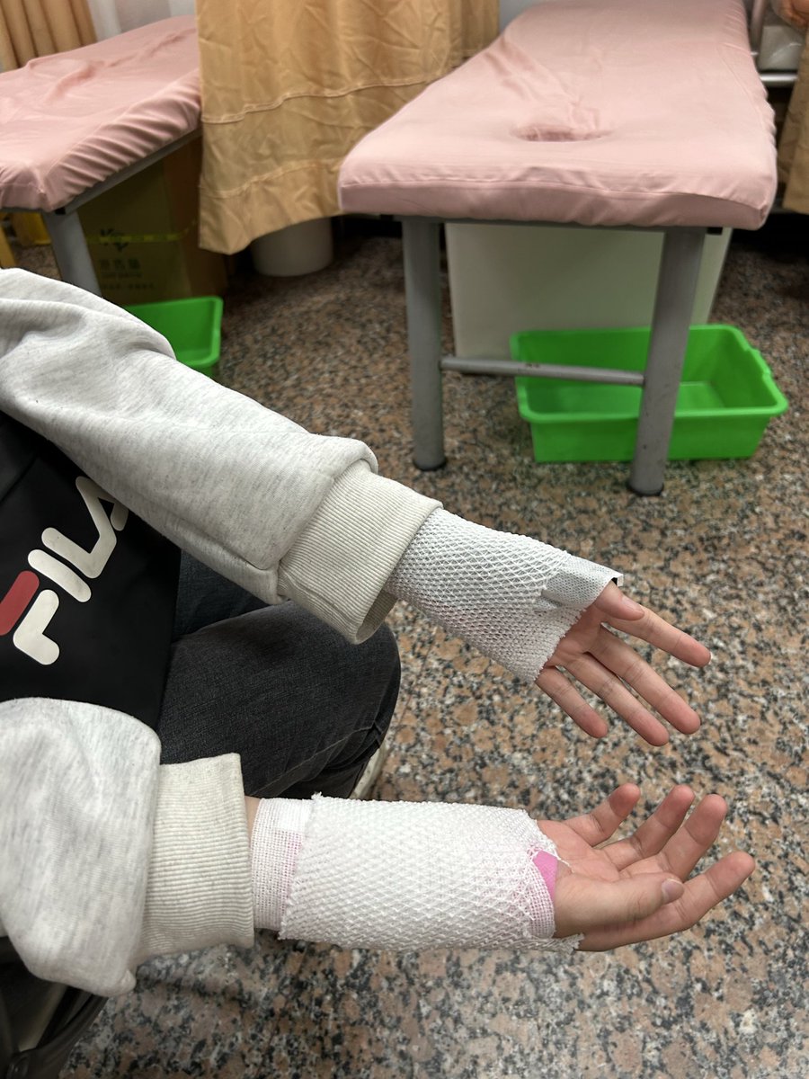 嵐サファイア 雪豹Vtype努力中٩(๑•̀ω•́๑)۶ tweet media