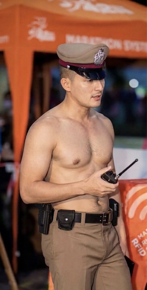 ลับๆ tweet media