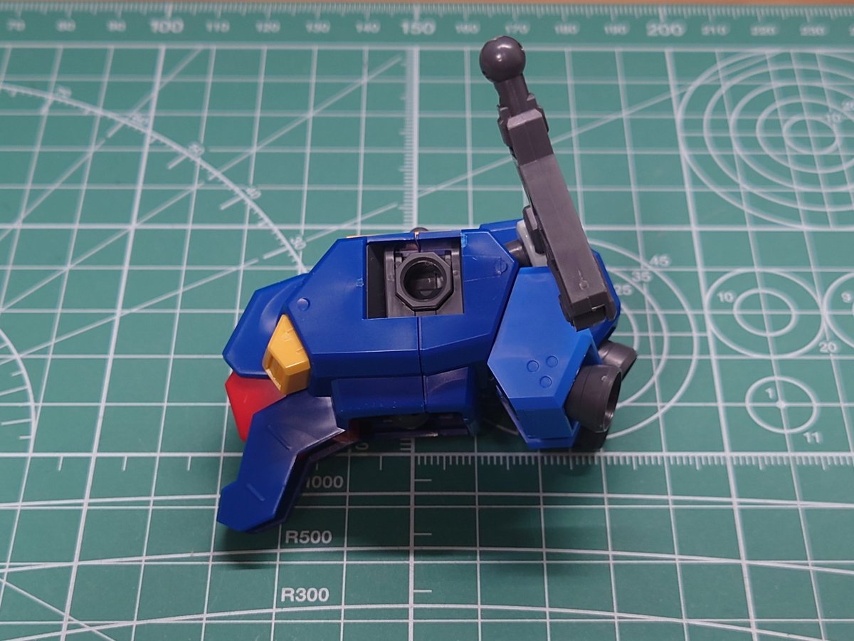 GunplaPlaybook's tweet image. ■HG グスタフ・カール00型：胴体■

MSの大型化が進んだ時代の機体だけあって、百式と比べると圧倒的なボリュームです。
部分塗装不要の色分けに加え、肩の可動ギミックが秀逸。最新キットの進化をいきなり実感しています。

#Gunpla #ガンプラ #グスタフカール #ガンプラ初心者