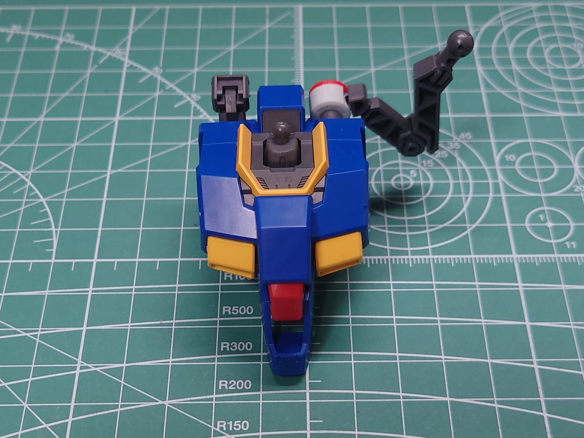 GunplaPlaybook's tweet image. ■HG グスタフ・カール00型：胴体■

MSの大型化が進んだ時代の機体だけあって、百式と比べると圧倒的なボリュームです。
部分塗装不要の色分けに加え、肩の可動ギミックが秀逸。最新キットの進化をいきなり実感しています。

#Gunpla #ガンプラ #グスタフカール #ガンプラ初心者