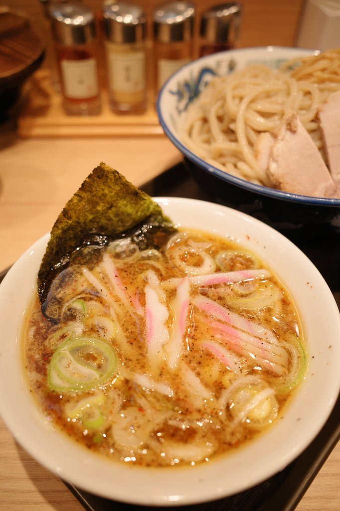 赤羽駅構内の舎鈴さんで念願の「創業つけ麺」大！昔ながらの中華そば系の味わいでおいしい！定番のつけ麺大好きだけど、これもいいね🍜

情報ありがとうございました☺️