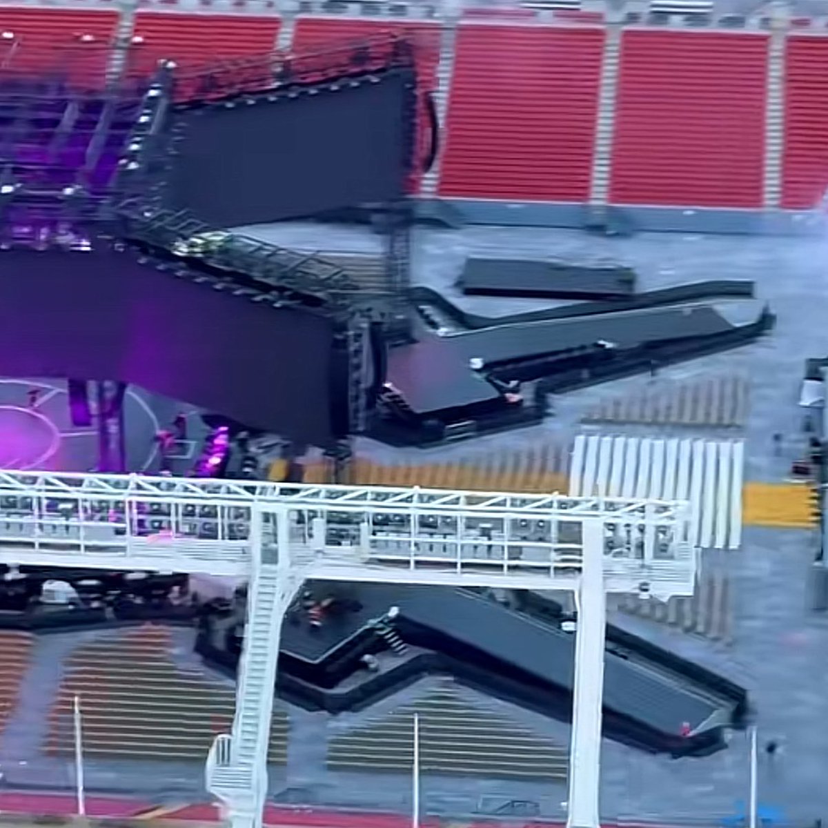 pat⁷ is seeing bts🪭 tweet media