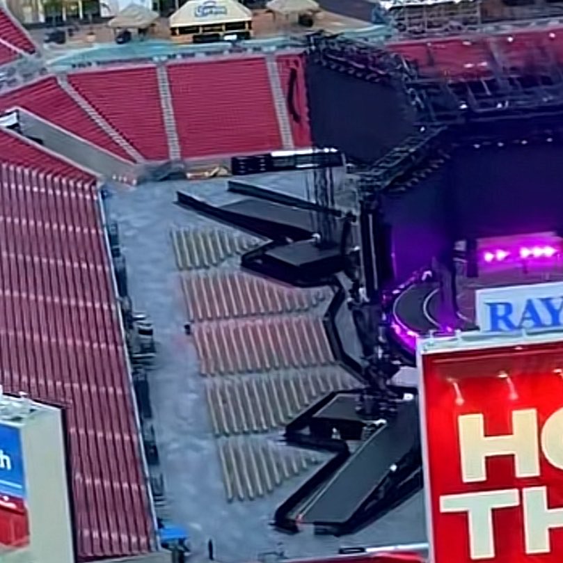 pat⁷ is seeing bts🪭 tweet media