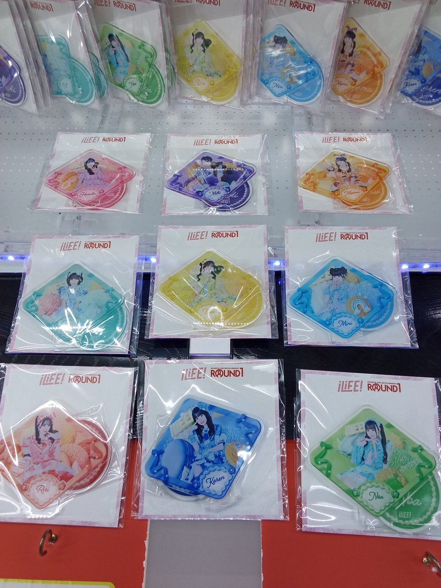徳ラAM景品情報】 ☆ラウンドワン限定 #iLiFE! ミニアクリルスタンド