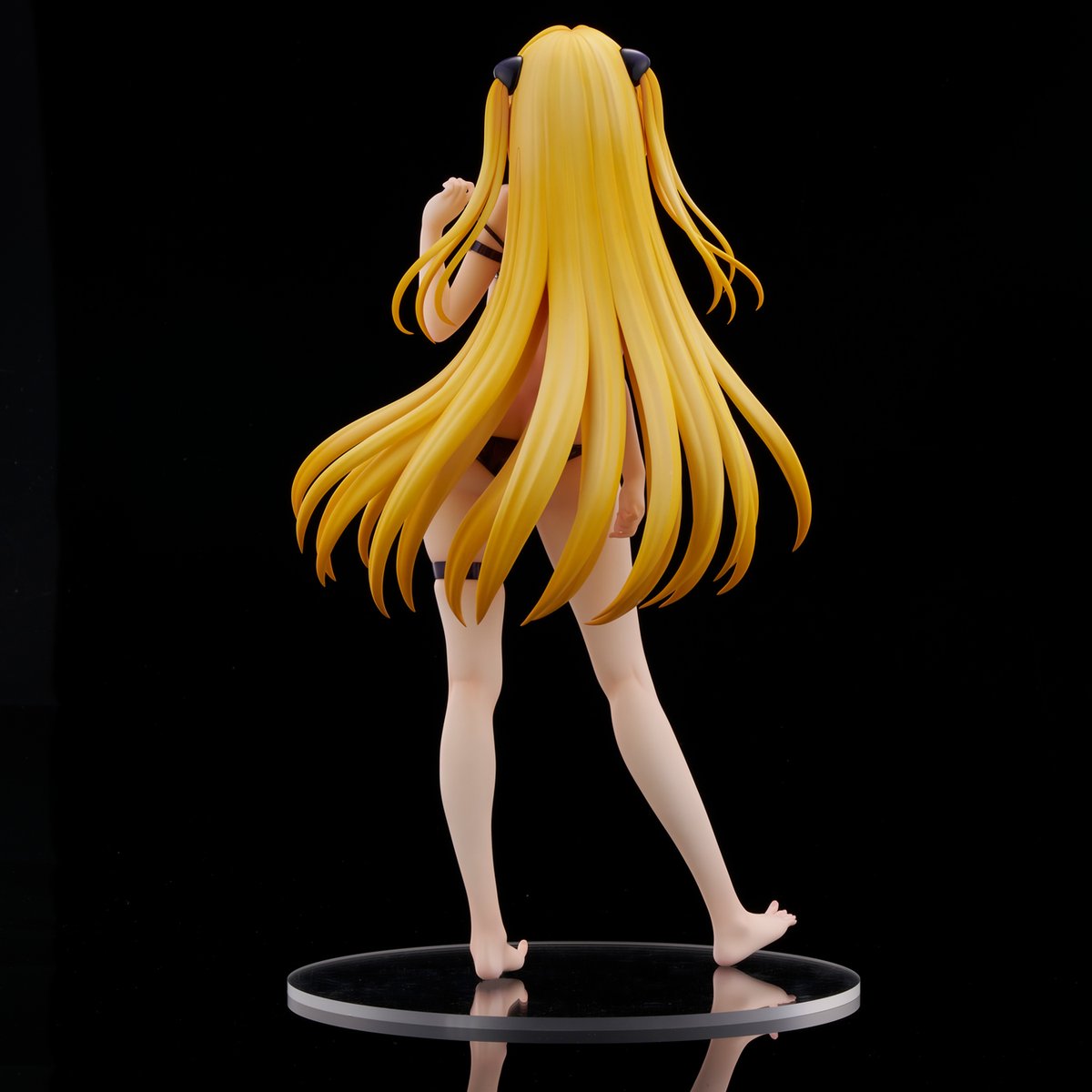 figsoku_b's tweet photo. 【ToLOVEる】ユニクリ「水着シリーズ  金色の闇 」1/4サイズフィギュア

【先行予約開始】
価格36,000円（税込）
2026年11月発売予定
https://t.co/EyVnPhQ8RL
#ユニオンクリエイティブ #ToLOVEる https://t.co/jyKdc4St33