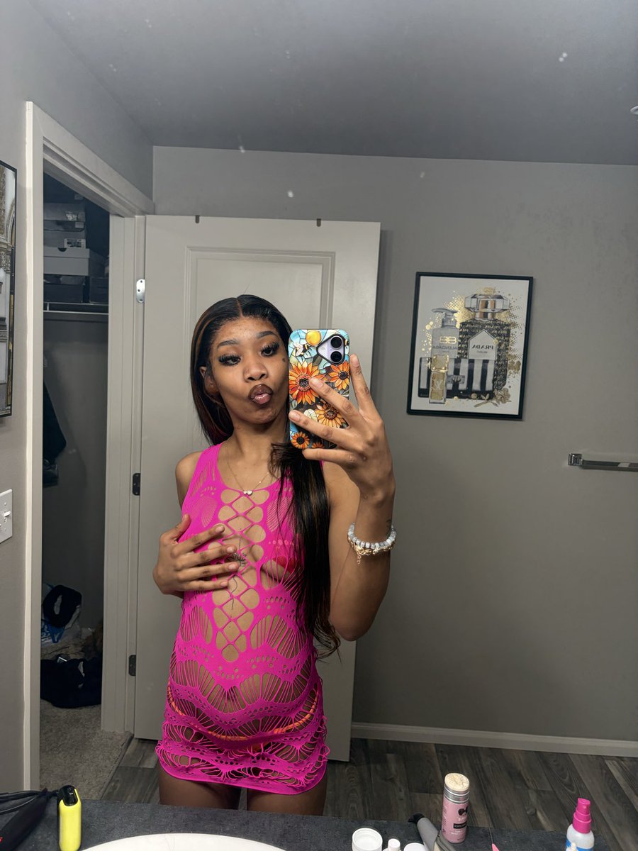 paymulaa's tweet image. Stepping in like I already own the room 💎💋
Get familiar… this just the beginning 🔝
#LadyMulaa #Model #AdultCreator #NSFW #FYP