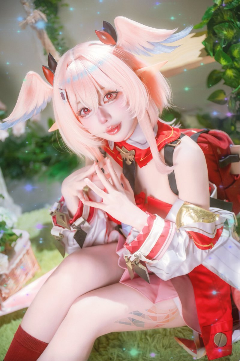 莉奈婭妳好👋🏻請跟我交朋友❗️

#月之六 上線了✨
原神終於也有自己的雞翅膀女孩🪽
這麼可愛的孩子好想把她抱緊緊💕而且好奇心很強這點
跟著她冒險一定是有趣的體驗
這麼可愛的草莓小蛋糕
旅行者你不會放掉的吧🍓
我已經期待把她抽出來探索世界了
#原神空月之歌 #莉奈婭
#GenshinImpact
 #HoYoverse https://t.co/UHLW7CJqmr