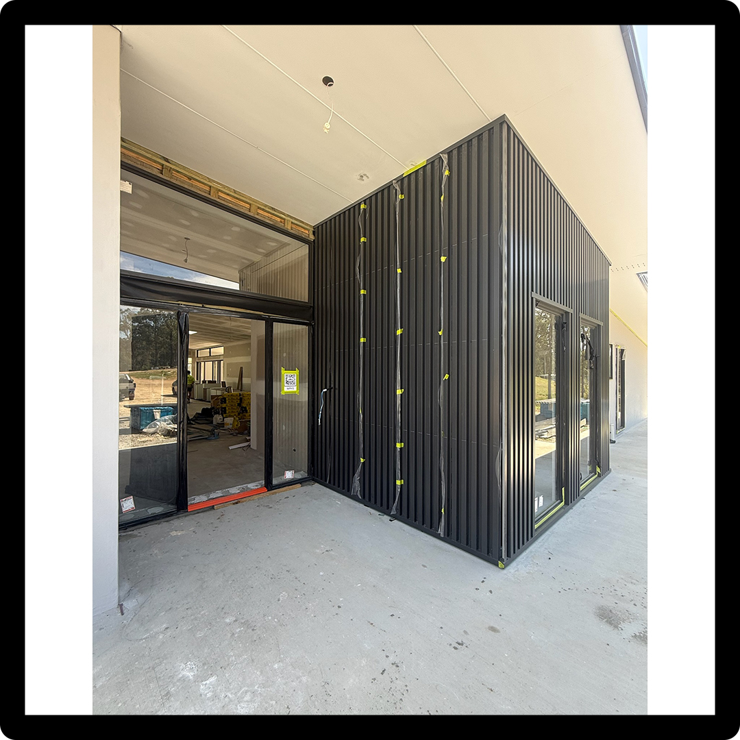 maddiconstruct's tweet image. Monument + white = timeless contrast 🎨🏡
Clean, modern &amp;amp; beautifully refined exterior

#ModernBuild #HomeDesign #Exterior #MaddisonConstructions

maddisonconstructions.com.au