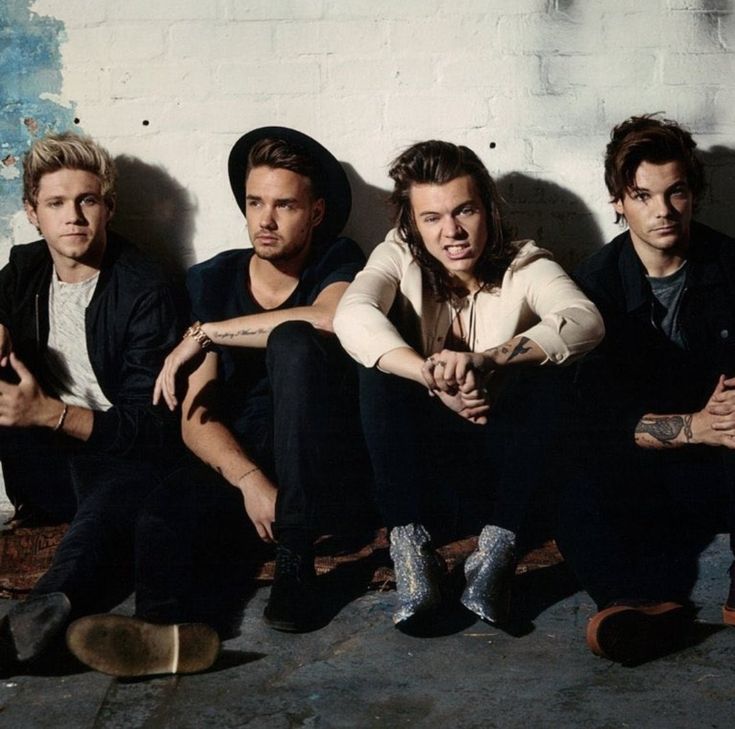 Rusherkingxmya's tweet image. Después de los rumores de la pelea entre Zayn Malik y Louis Tomlinson… de la nada volvimos a 2015, pero sin la banda y con un angelito mirando desde arriba 💔✨
#onedirection #harrystyles #zaynmalik #louistomlinson #niallhoran