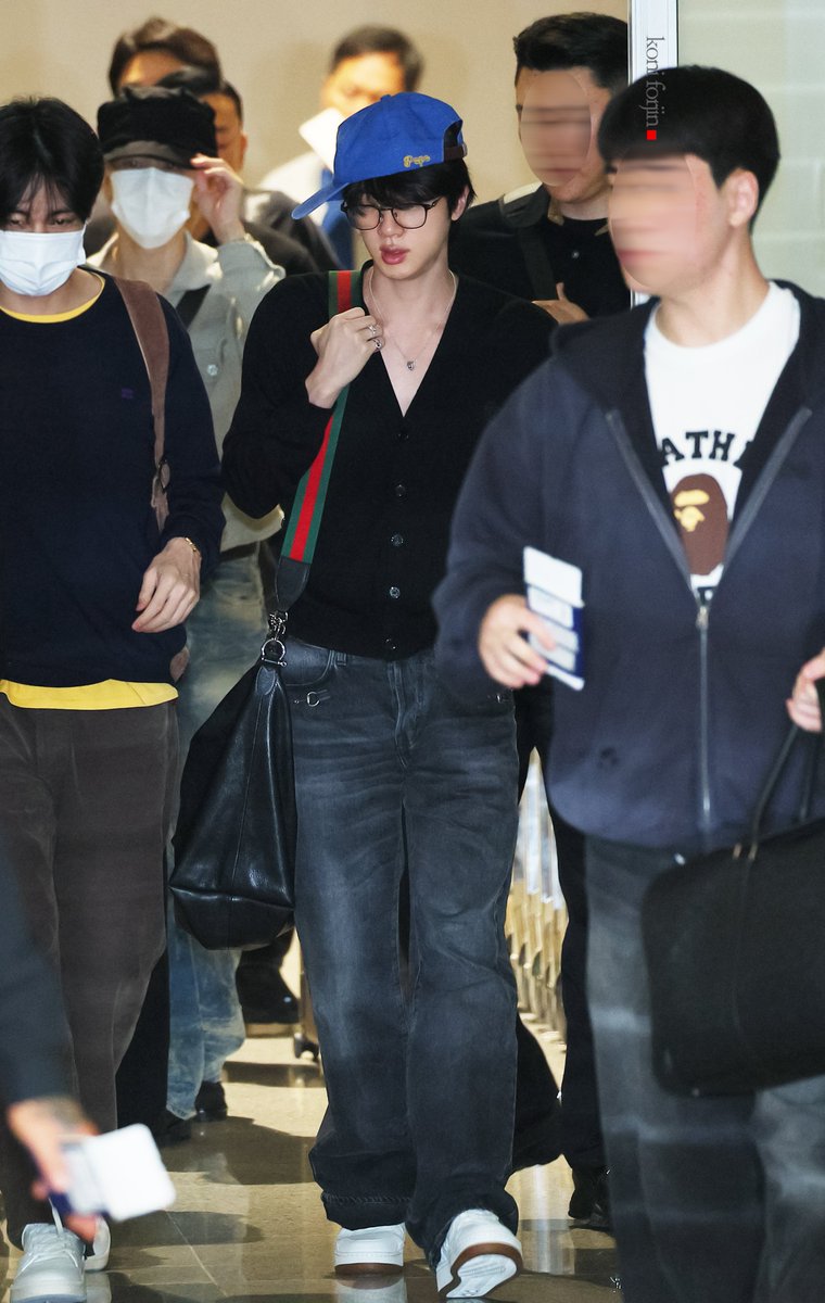btsforever1207's tweet image. 260423 ICN  

Safe flight  

#BTS_WORLDTOUR_ARIRANG #방탄소년단진 #JIN #진 #BTS #BTS_ARIRANG