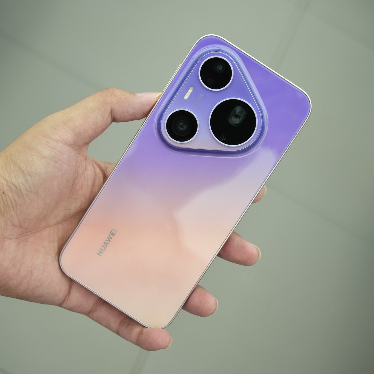 Speedroid30's tweet image. ✅️Huawei Pura 90 Pro Max📱
📺6.9" 1.5K 120Hz LTPO Flat OLED
🚀Kirin 9030S
✅️Almacenamiento 12/16GB RAM | 256/1TB Interno
📸50+40+200 MP
🤳13MP
🔋6000mAh+ 100W+ 80W
💧IP69/68
💲Precio Desde
$960 Dólares

#Huawei #HUAWEIPURA #huaweipura90 #HuaweiPura90Pro #huaweipura90promax