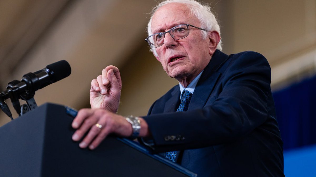 AntiNSA1984's tweet image. 🤔 🇺🇸 🇦🇪 US Senator Bernie Sanders reacts to the #Trump administration's economic aid plan for the #UAE:

"Call me a radical, but I don't think we should be depriving millions of Americans of health care while we bail out a ruthless dictator whose family's wealth is $300 billion.