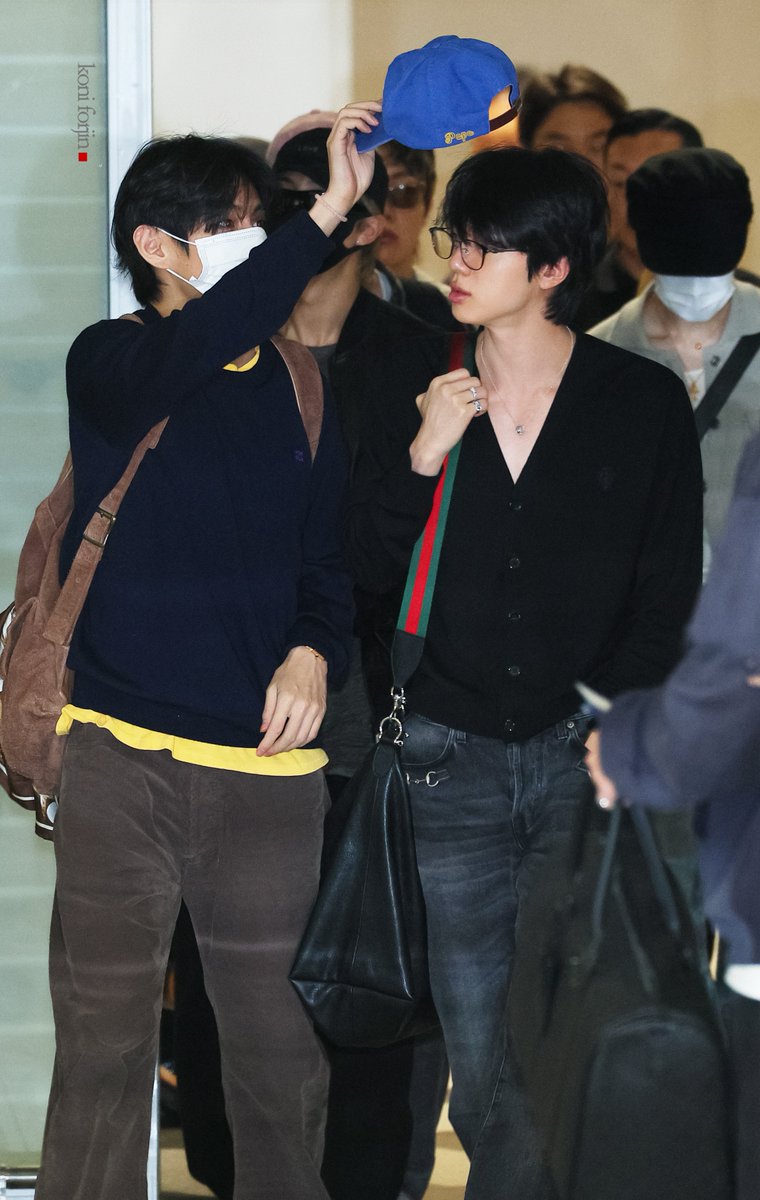 260423 ICN    

Safe flight    

#BTS_WORLDTOUR_ARIRANG #방탄소년단진 #JIN #진 #BTS #BTS_ARIRANG