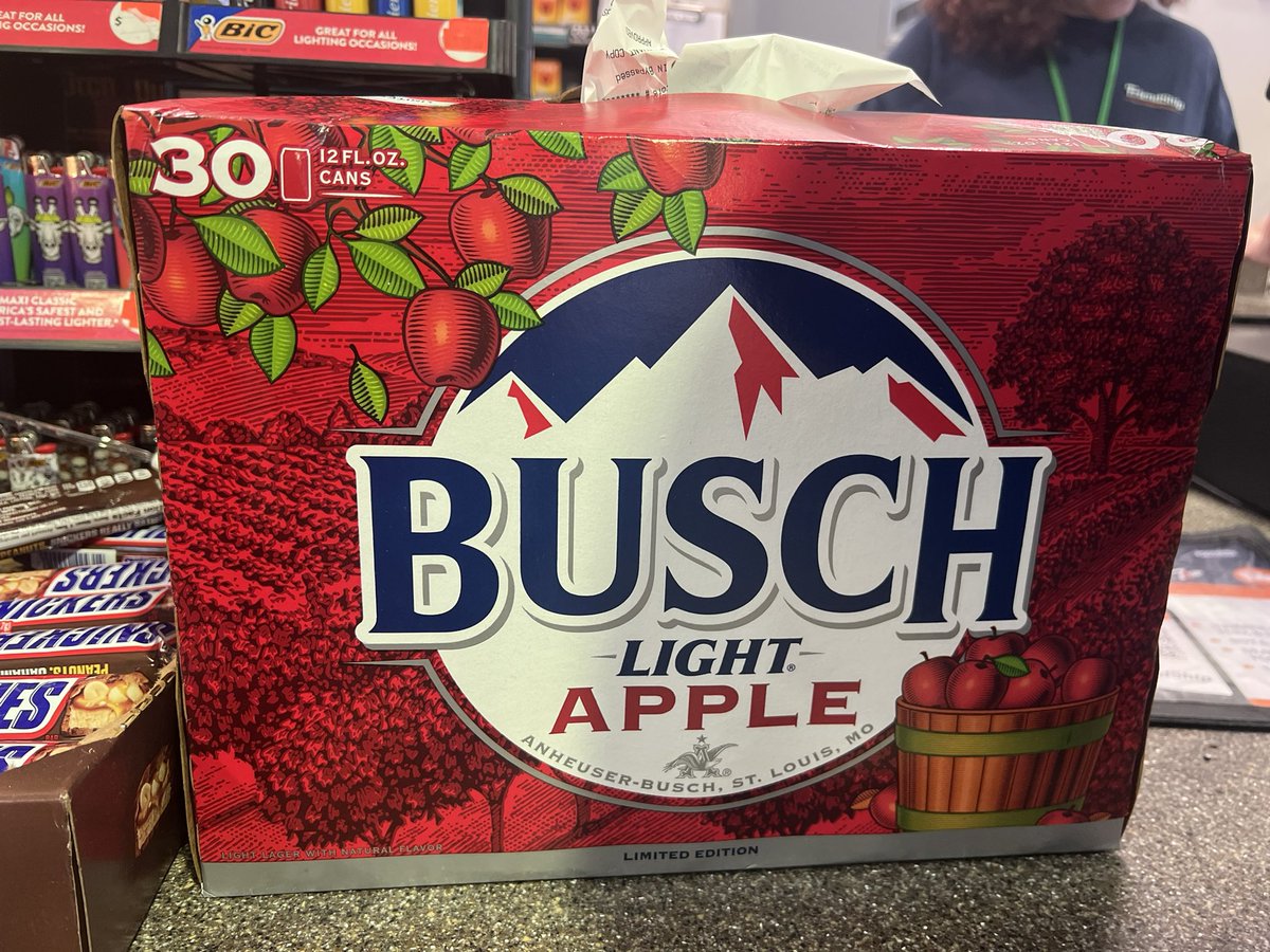 DuttonQueen's tweet photo. @BuschBeer It’s A #Bapple night since @CashApp did not choose me as winner …. With # Bapple I’m always winning !!! 🍎🍎🍎🍎🍎🍎🍎🍎🍎🍺🍺🍺 https://t.co/ENV31jfOYo