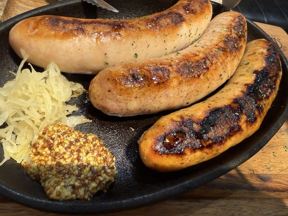 Happy Mania tweet media