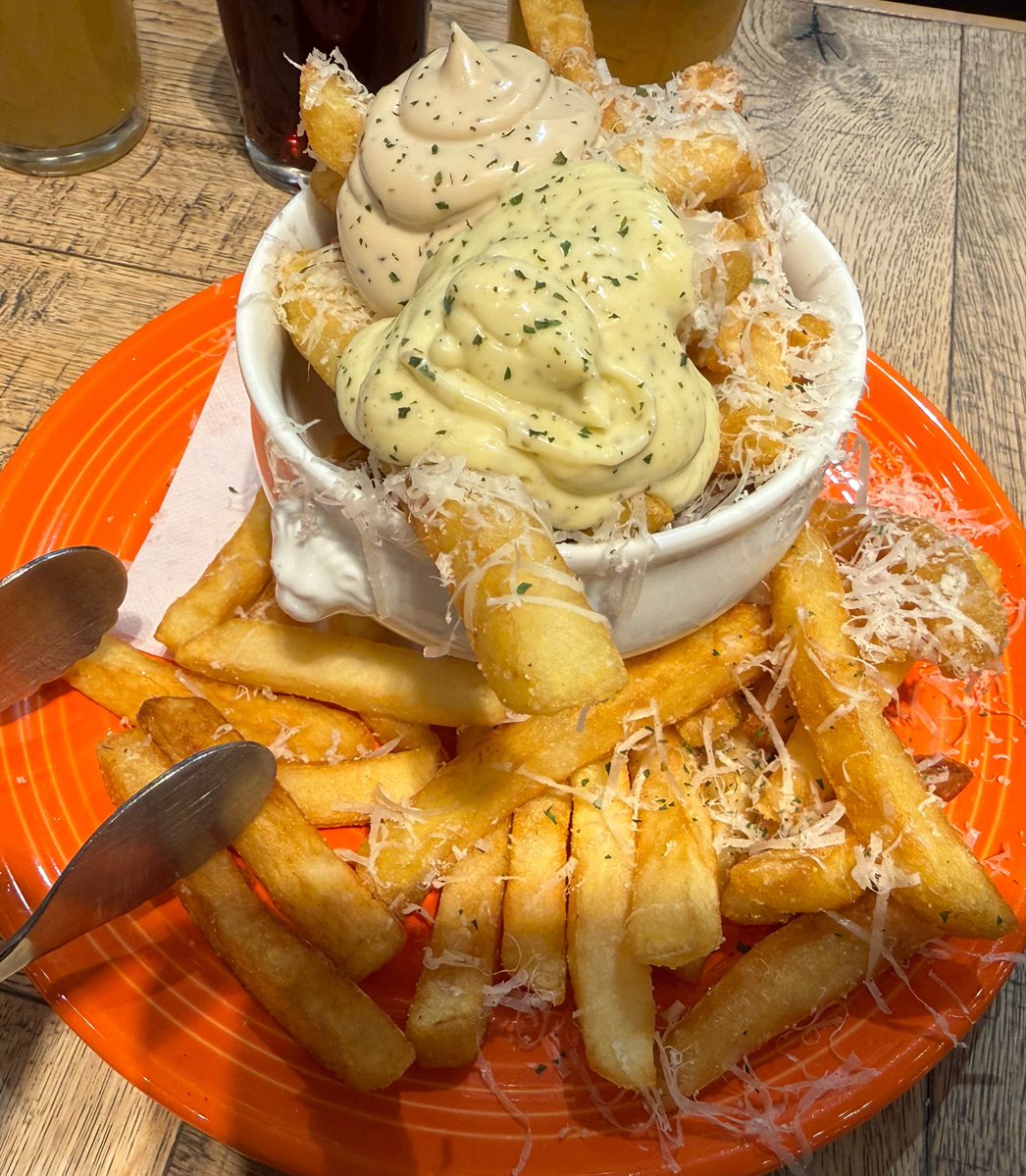 Happy Mania tweet media