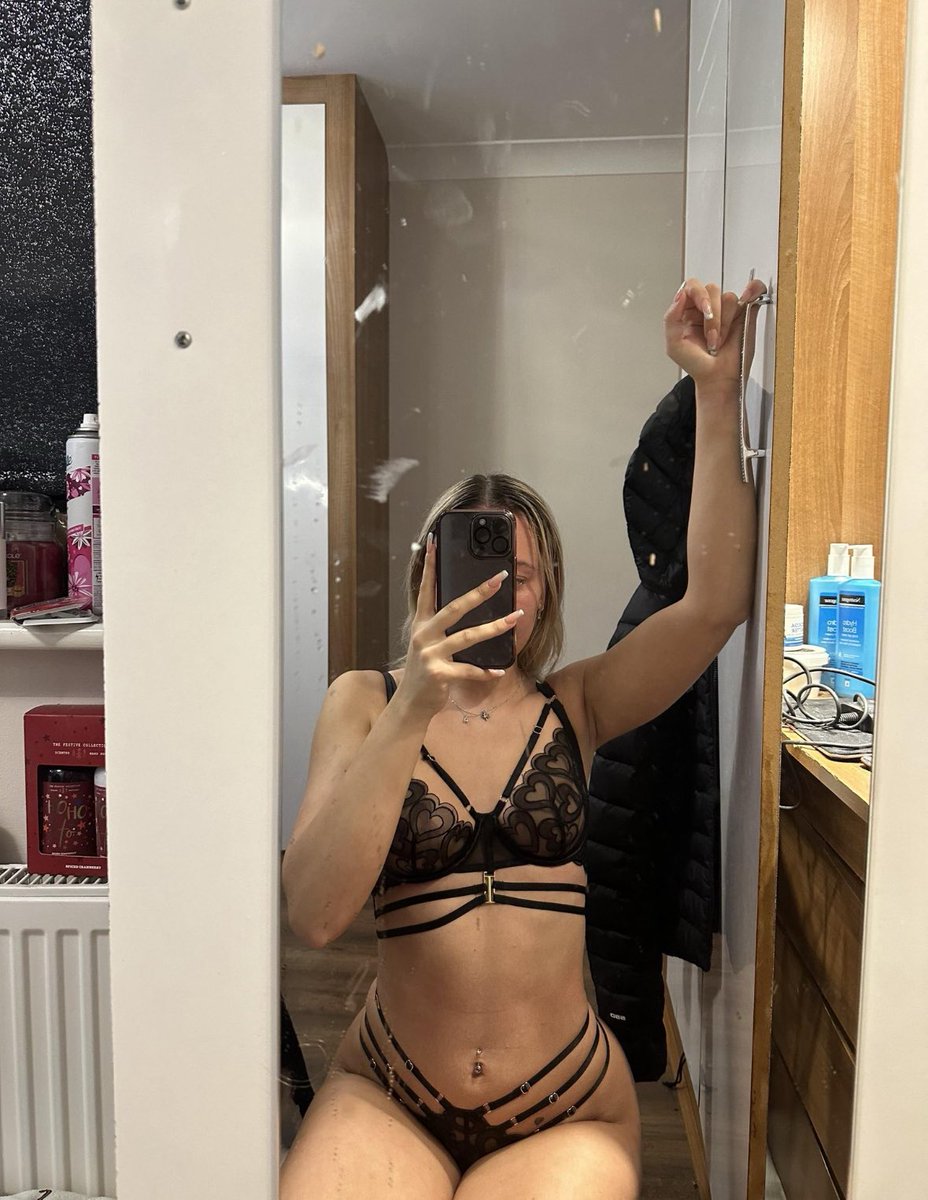 megrae0's tweet image. Filming with @AliceC2005 soon😉 Let me know what you all want to see #selling #nsfw