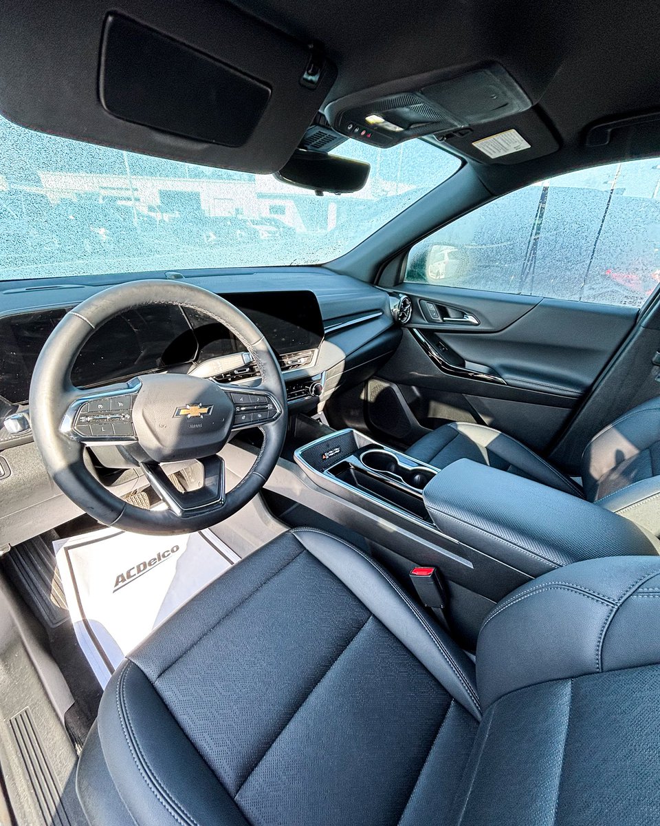 MBCC1785's tweet image. Come down to Myrtle Beach Chevrolet Cadillac today and take this 2025 @chevrolet Equinox for a test drive! With a clean CARFAX and low miles, it would make the ultimate everyday driver for you! Click the link in bio for more information. 

#myrtlebeachchevroletcadilac #chevrolet