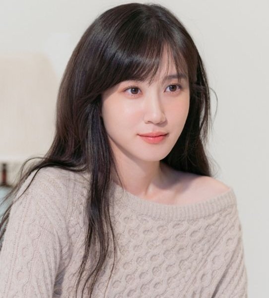 Breaking: #KimJaeWon to play the male lead opposite #ParkEunBin in upcoming webtoon based drama 'Wild flowers Bloom in the Palace'.

Synopsis : Author Yoon Tae-ru's popular web novel Gung-eui-sae-hwa-dae is set in the imperial court of the fictional Eun Dynasty and depicts the