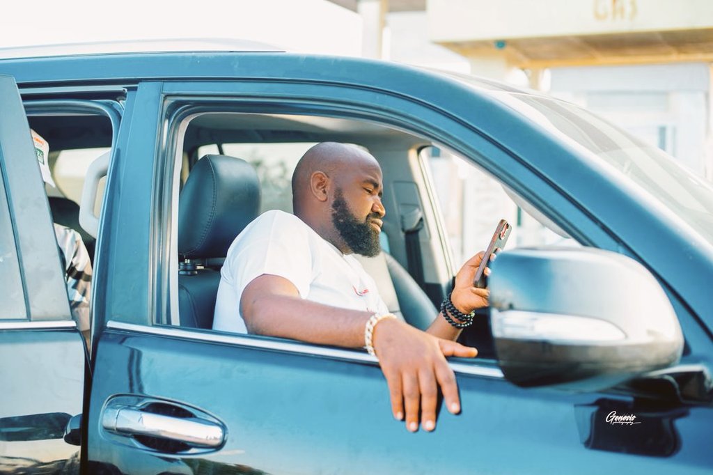 Makut, M. Jnr tweet media