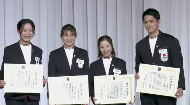 【表彰】髙木美帆＆坂本花織＆りくりゅうペアが特別功労賞 それぞれ引退後の“夢”語る
news.livedoor.com/article/detail…

坂本は「将来的には令和版の中野先生」と、長年指導を受けた中野園子コーチの名を挙げた。りくりゅうの2人は「将来的には日本をペア大国」と掲げ、指導者として五輪に戻りたいと語った。