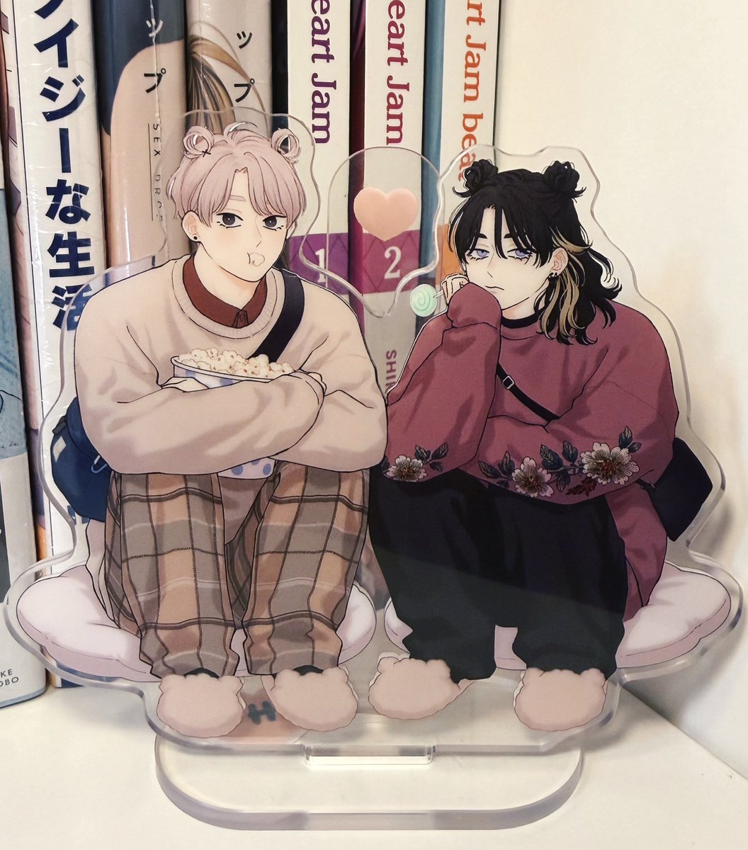 juno nyo 🍎 tweet media