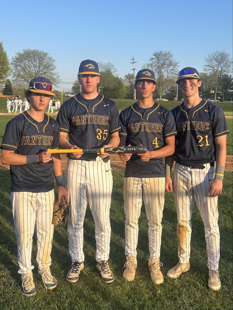 PJPHSBaseball's tweet photo. Glose (27) HR,2h,3rbi
Desanto (27) 2B,2h,3rbi
Tindall (27) 1h,1rbi,1r
Witter (27) 2B in T7 https://t.co/BBoQ8t6fow